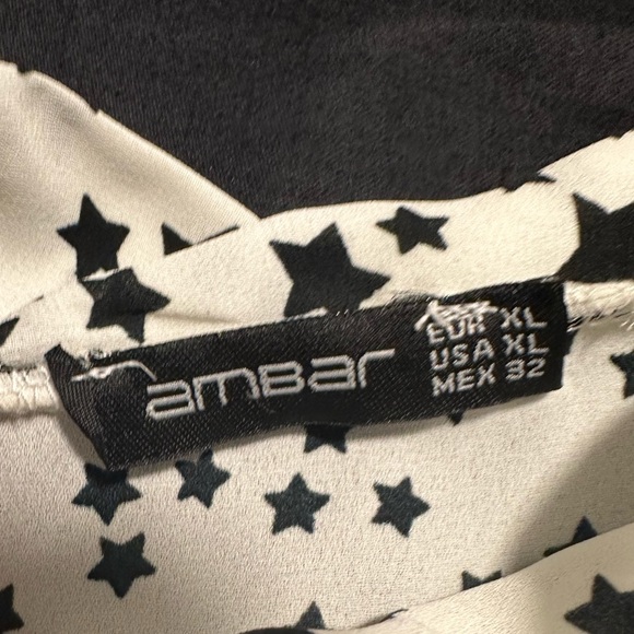 Ambar off shoulder blouse 🫶🏽 - Picture 3 of 3